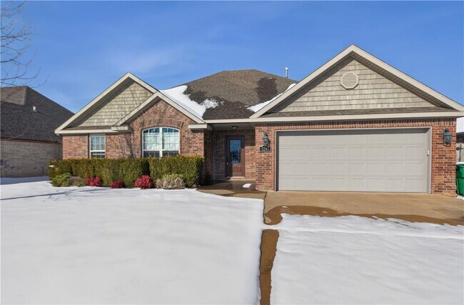 Building Photo - 1241 Kensington Dr