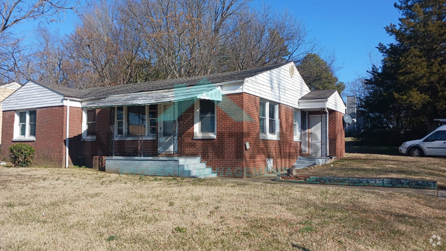 Building Photo - 907 Lowdermilk St Rental