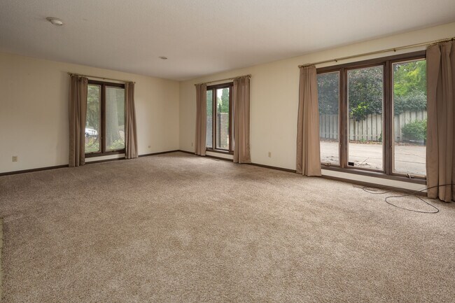 Photo - 3385 37th Ave