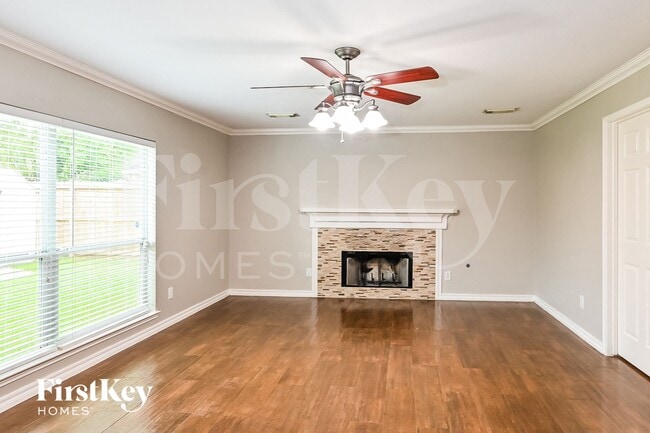 Photo - 8008 Blue Jay St
