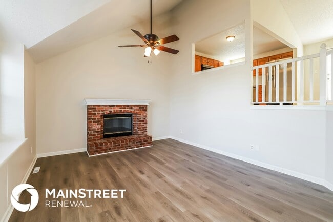 Photo - 820 NW Rosaceae Dr