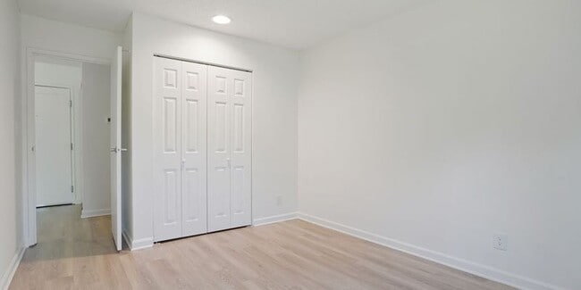 Photo - 1000 W Moorhead Cir