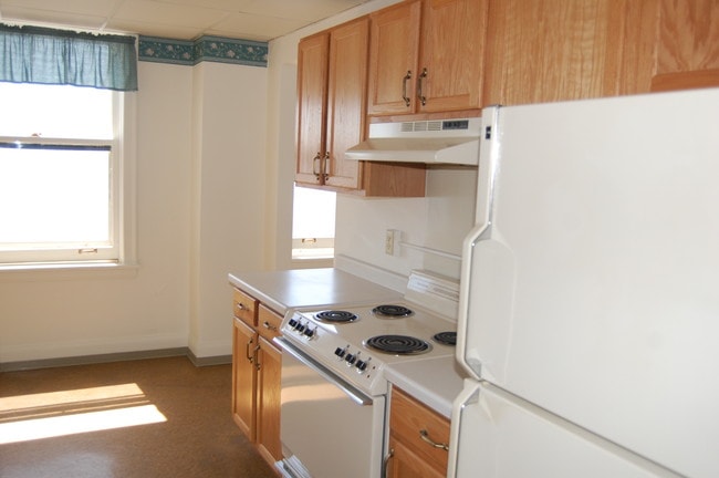 Photo - Greysolon Plaza Apartments