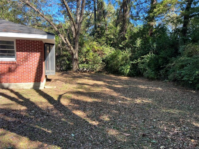 Photo - 3653 Cloverdale Rd