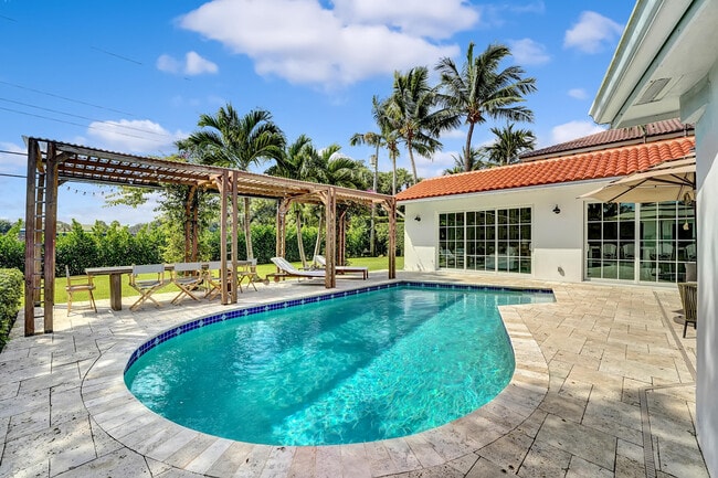 Photo - 724 NW 4th St
