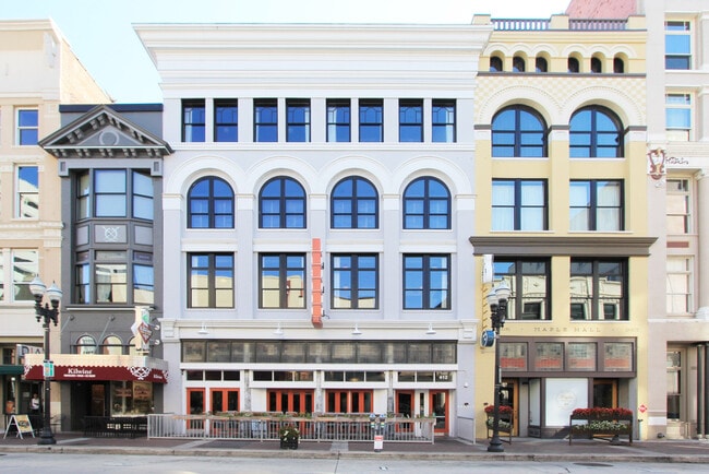 Building Photo - 416 S Gay St Unit 204