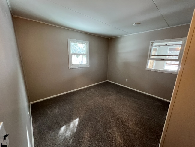 Photo - 209 Iroquois St