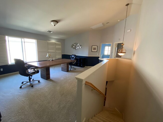 Stunning 5/3 Home LOADED w/Upgrades! (PLE... - Stunning 5/3 Home LOADED w/Upgrades!  (PLE...