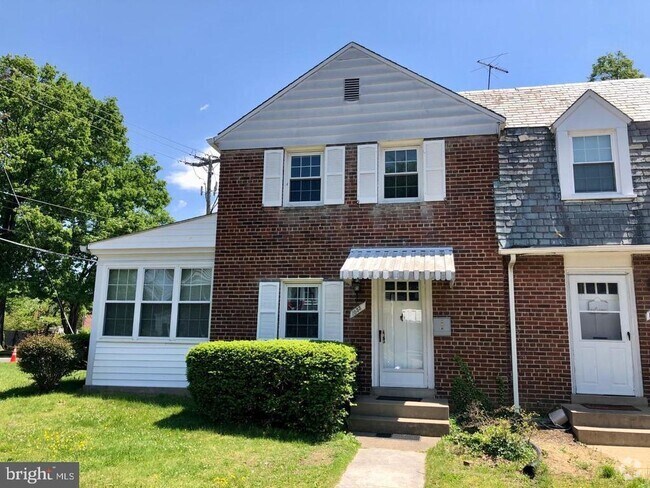 Building Photo - 1055 N Monroe St Rental