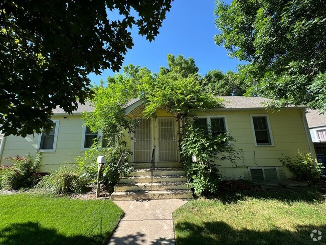 Building Photo - 2 Bed, 1 Bath Duplex in the heart of Loveland Rental