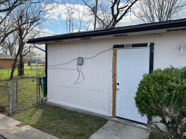 Building Photo - 7610 Red Robin Ln Rental