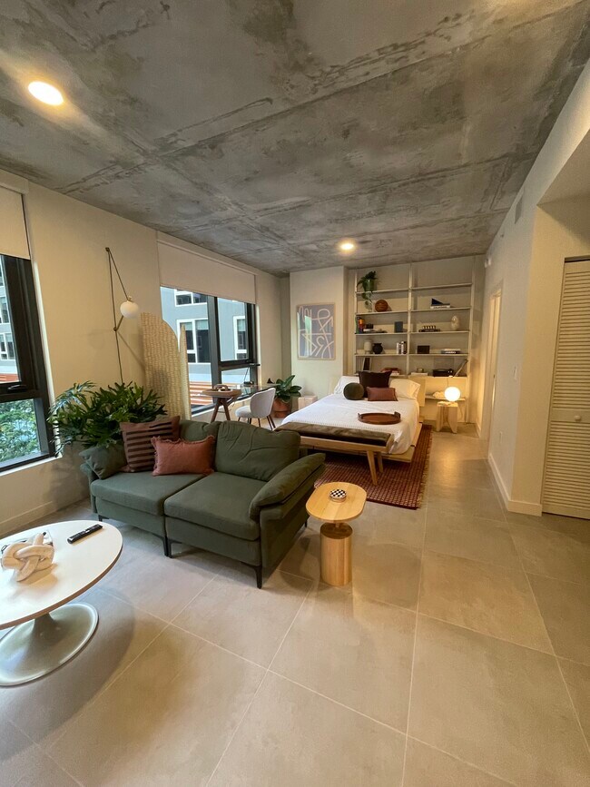 Photo - 349 NW 31st St Unidad S1
