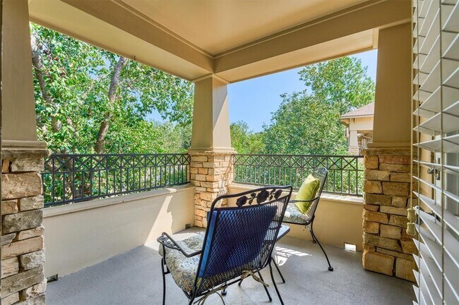 Photo - 87 Woodlily Pl