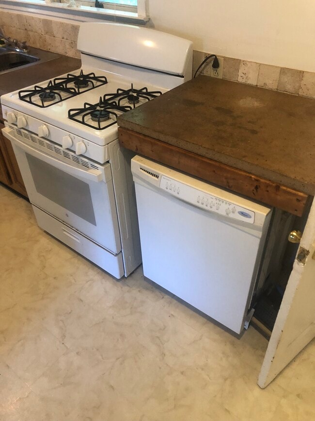 Photo - 953 Dryden Rd Unit 2