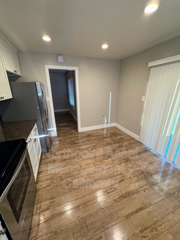 Photo - 845 Commons Dr