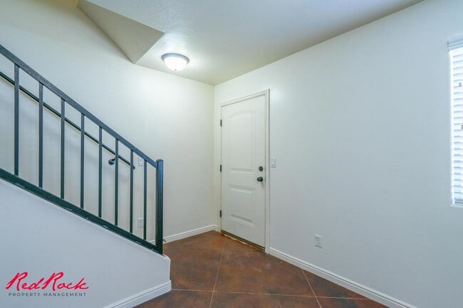 Photo - DOG-FRIENDLY 3 Bedroom Townhome with INTERNET INCLUDED!