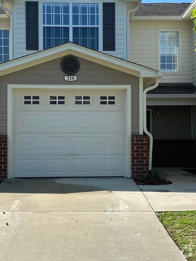 Building Photo - 791 Majestic Dr Rental