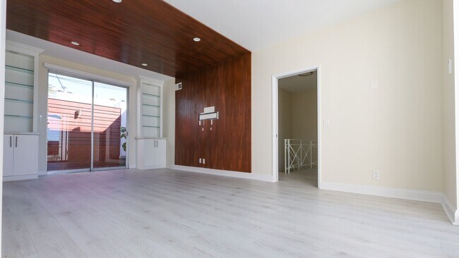 Photo - 1220 N Coast Hwy Unit Residential