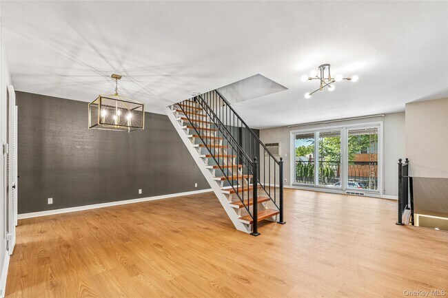 175-03 Peck Ave