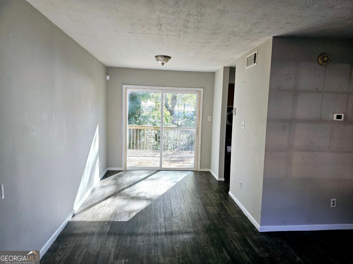 Photo - 1045 Laurel Ct Unit A