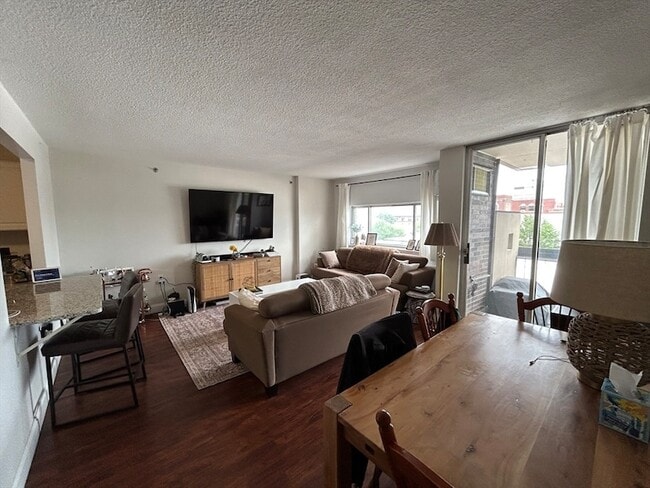 Building Photo - 872 Massachusetts Ave Unit 406