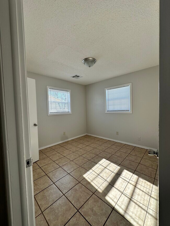 Photo - 6321 Johnnie Terrace