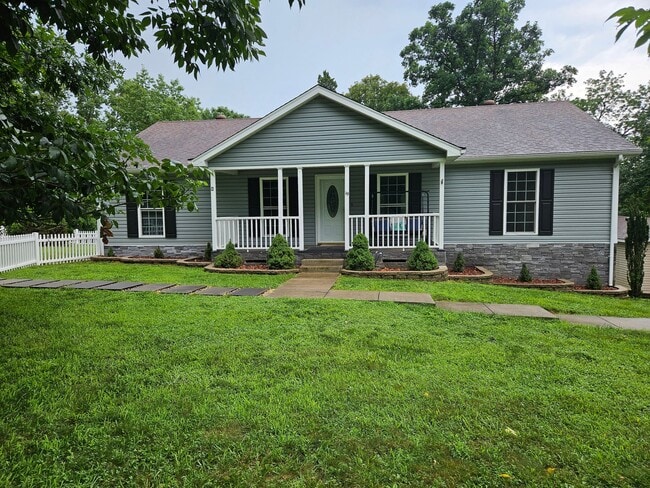 Building Photo - 19 Strawberry Cir