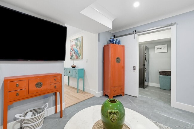 Photo - 1068 Boston Post Rd