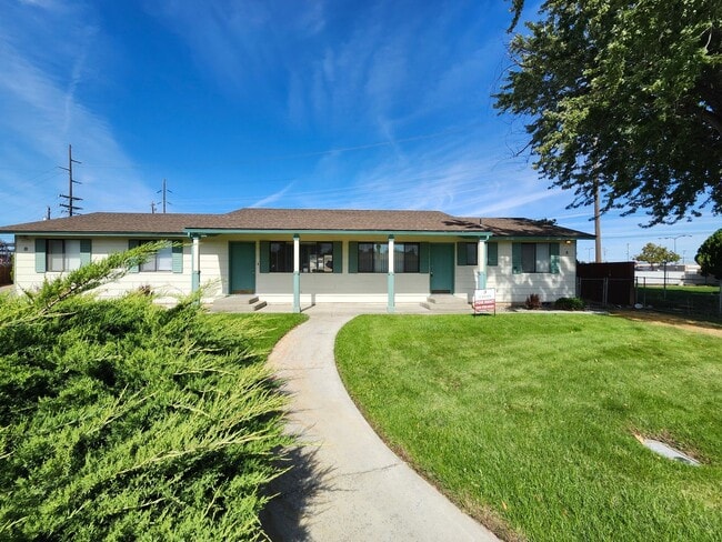 3620 W Albany Ave