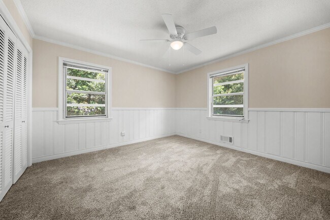 Photo - 409 Granade St