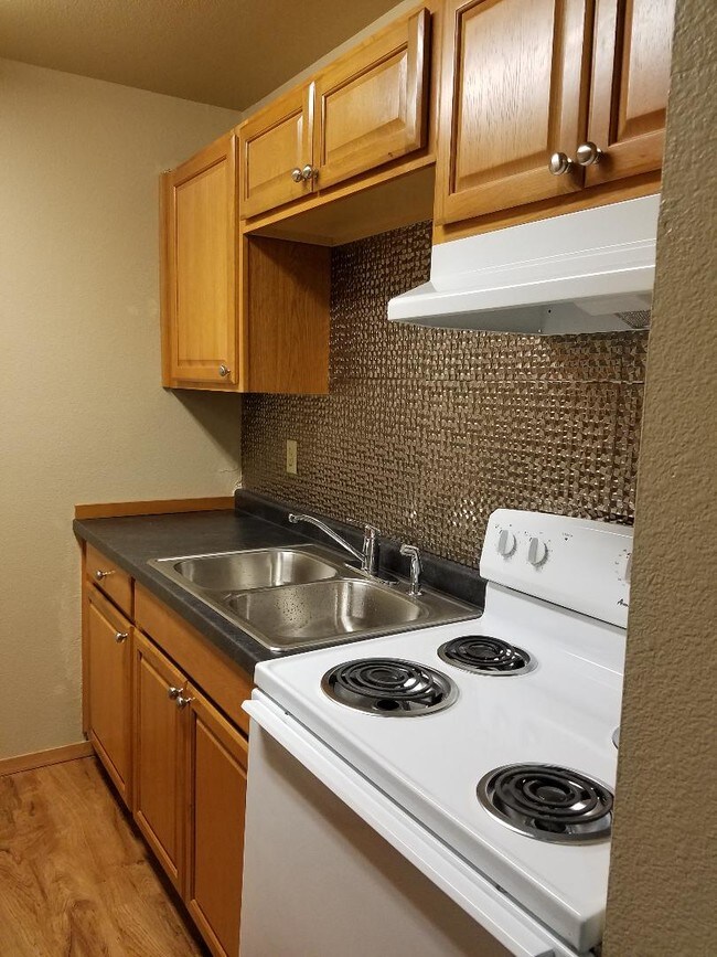Photo - Meadowbrook Apartments