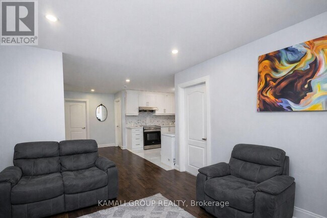 Photo - 449 Kenilworth Ave N