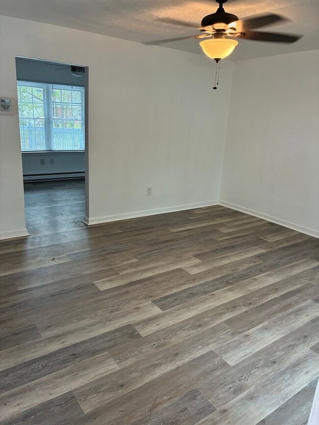 Photo - 116 Holland Cir