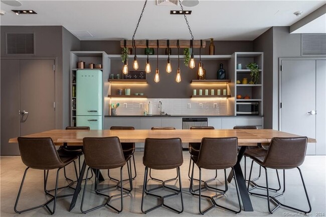 Photo - 300 Glover Ave Unit B420