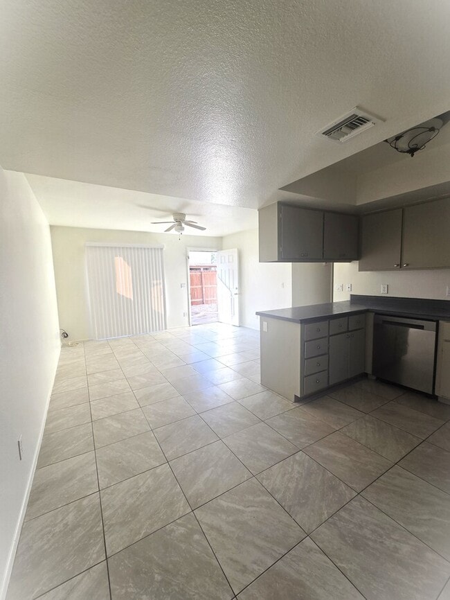 Photo - Cute 2 bedroom 1.75 bathroom Unit 1