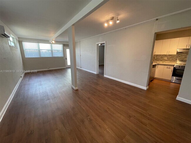 Photo - 305 NE 15th Ave Unit REAR