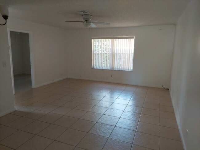 Photo - 2319 Johnson St Unidad 1