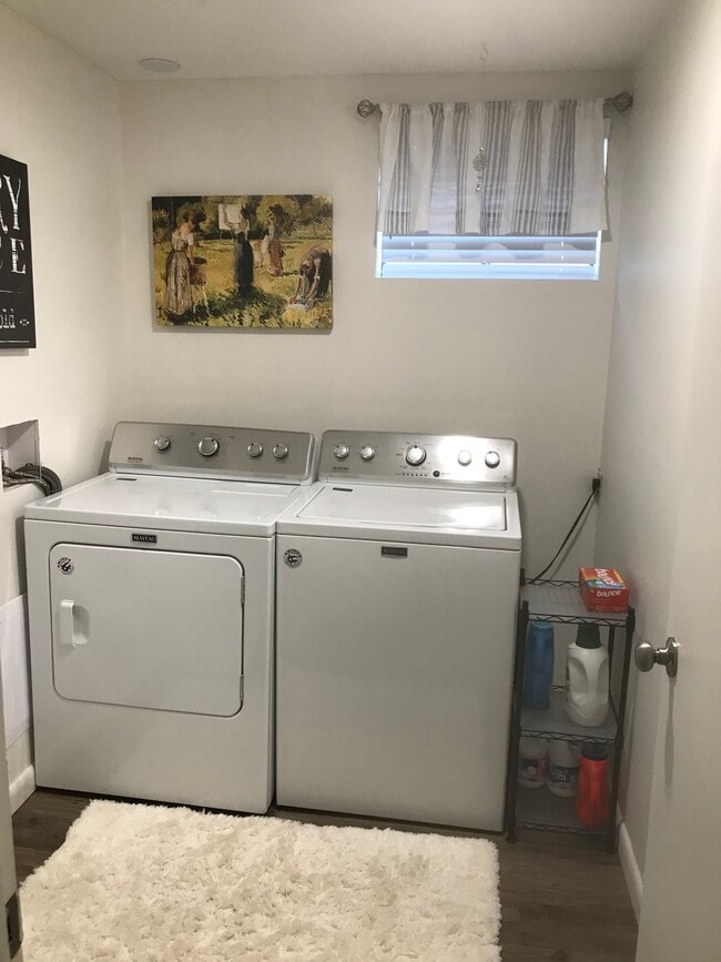 Photo - 548 E 12th St