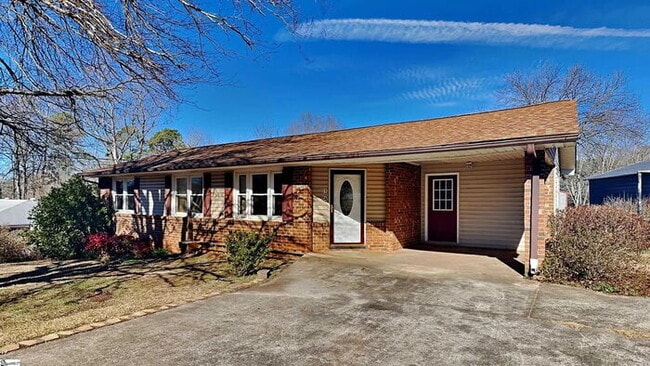 Photo - "Charming 3-Bedroom Retreat with 2 Full Baths in Piedmont – Cozy Comfort Awaits!"