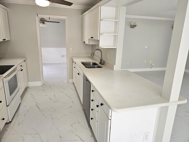 Photo - 4045 Birchwood Dr