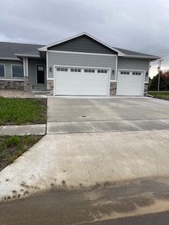 Building Photo - Twin home - 111