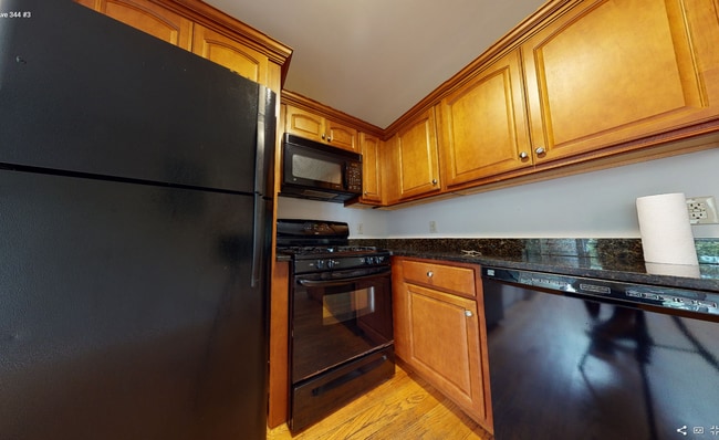 Photo - 344 Putnam Ave Unidad 2