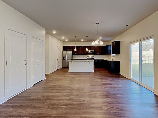 Photo - 1124 Bentley Pl