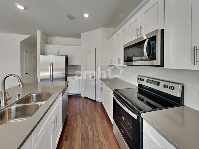 Photo - 4816 Blushing Star St