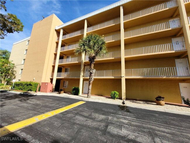 Building Photo - 2366 E Mall Dr Unit 208 Rental