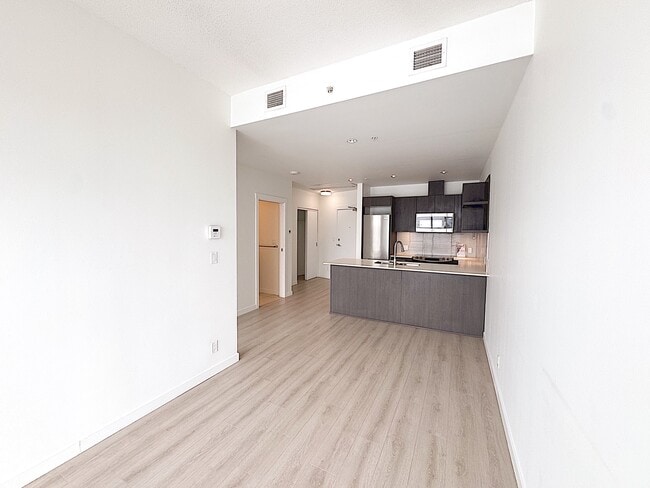 Photo - Centre West - 2216 Unit 2216