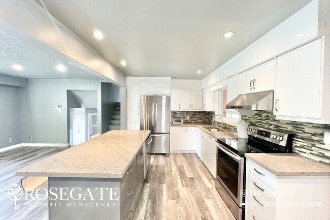 Photo - Spacious 5-Bedroom, 2-Bathroom Home in Kit...