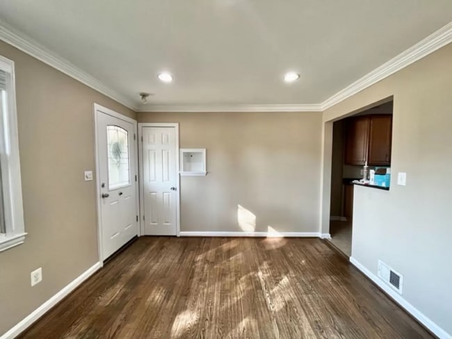 Photo - 5128 Mangum Rd