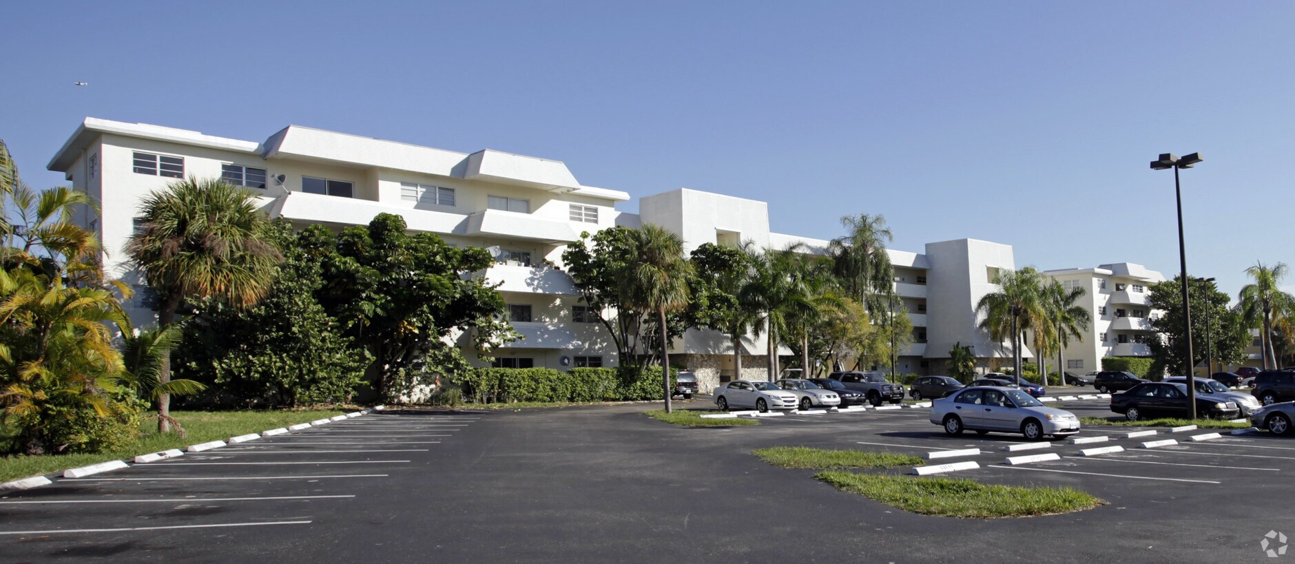 Village At Dadeland - Village At Dadeland Apartments