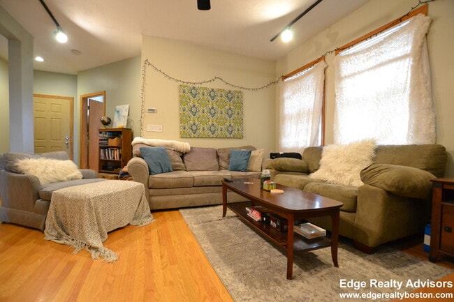Photo - 77 Easton St Unit 1